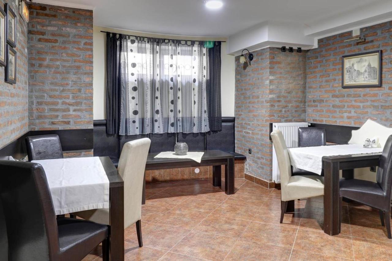 Hotel Perla Ldm Leskovac เลสโควัซ ภายนอก รูปภาพ