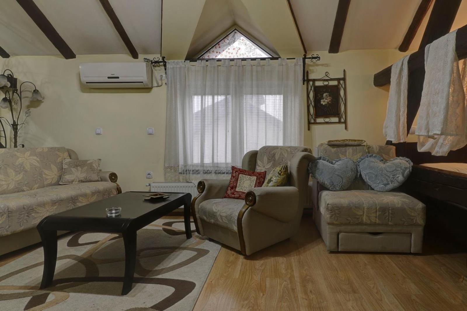 Hotel Perla Ldm Leskovac เลสโควัซ ภายนอก รูปภาพ