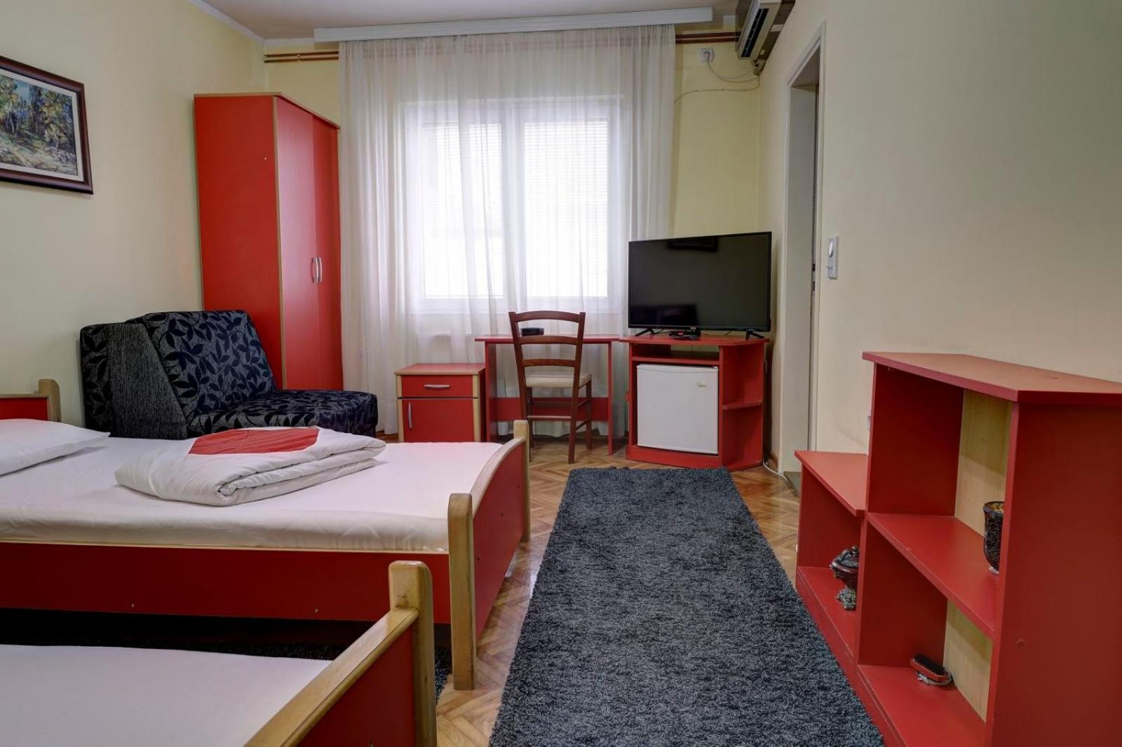 Hotel Perla Ldm Leskovac เลสโควัซ ภายนอก รูปภาพ