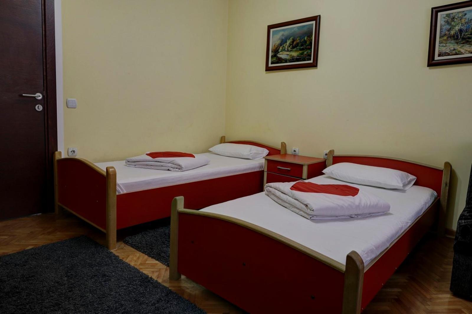 Hotel Perla Ldm Leskovac เลสโควัซ ภายนอก รูปภาพ