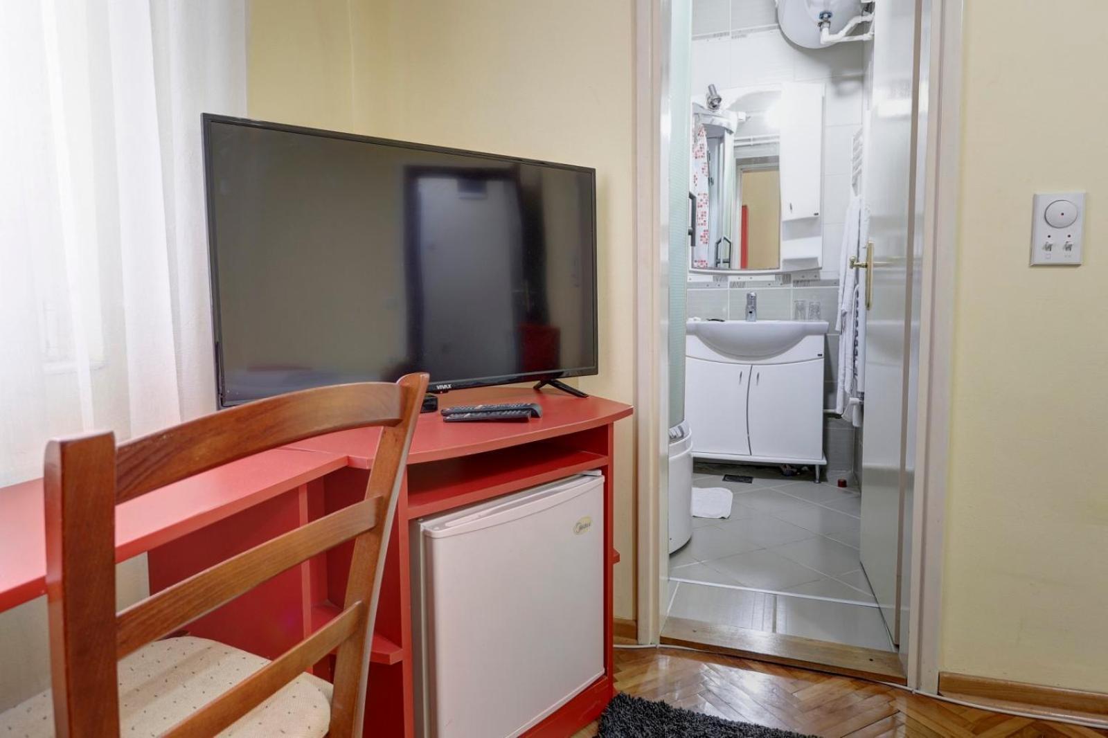 Hotel Perla Ldm Leskovac เลสโควัซ ภายนอก รูปภาพ