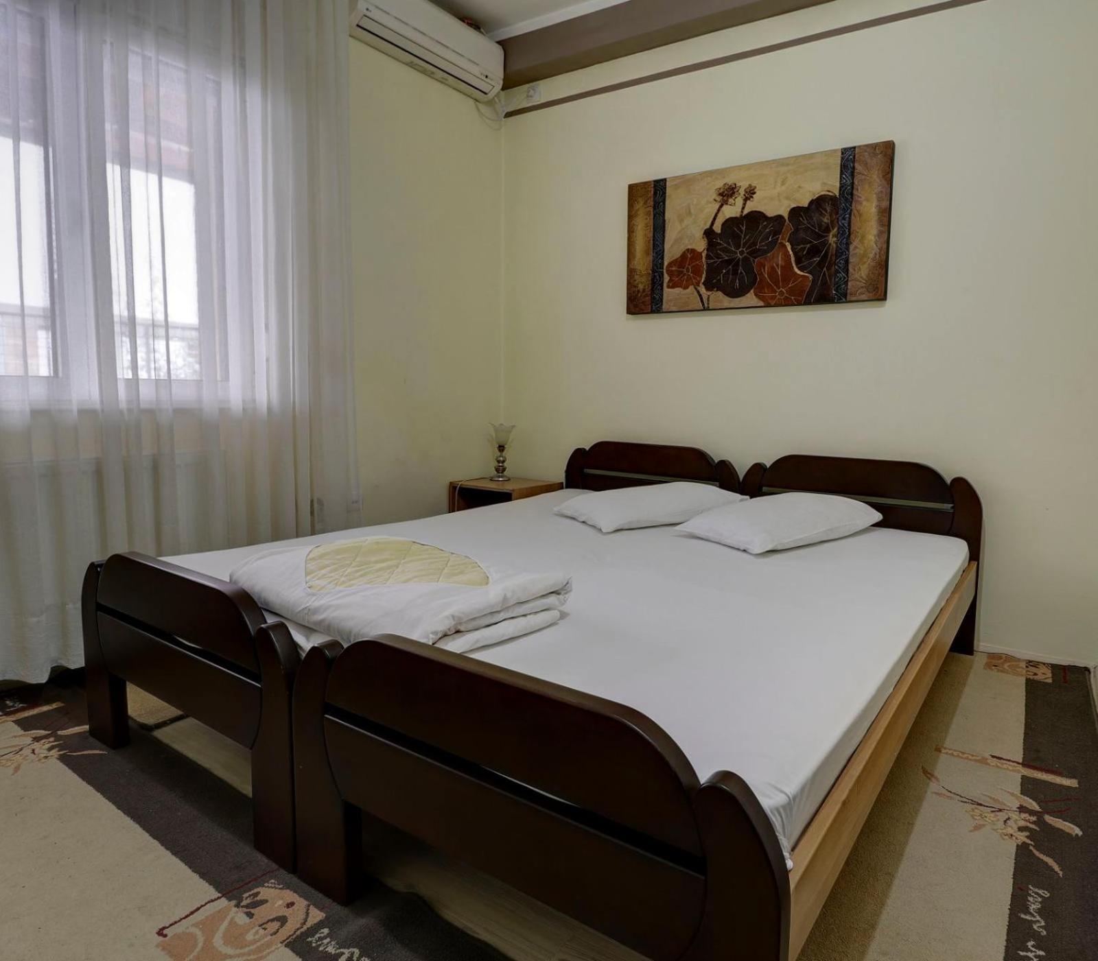 Hotel Perla Ldm Leskovac เลสโควัซ ภายนอก รูปภาพ
