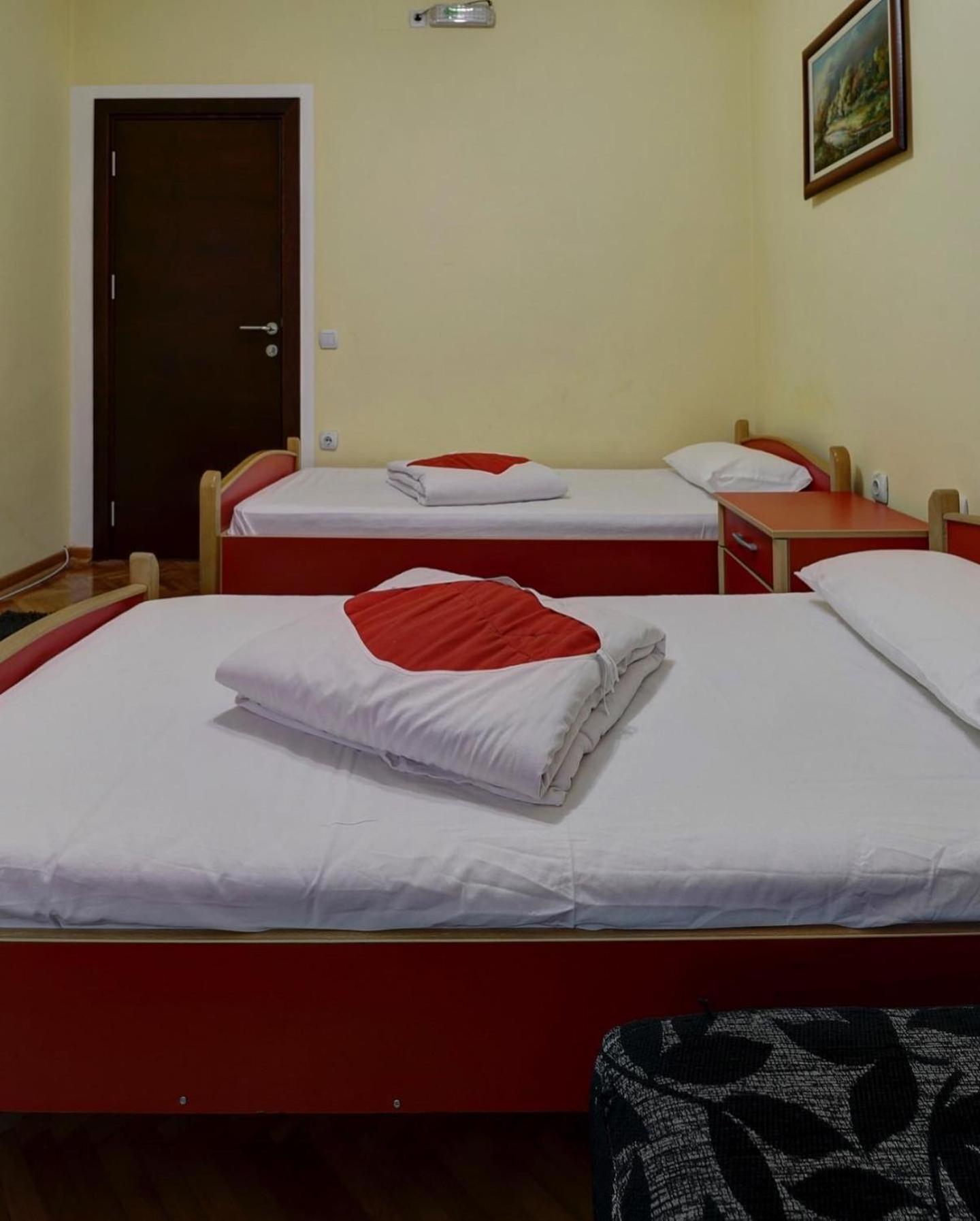 Hotel Perla Ldm Leskovac เลสโควัซ ภายนอก รูปภาพ