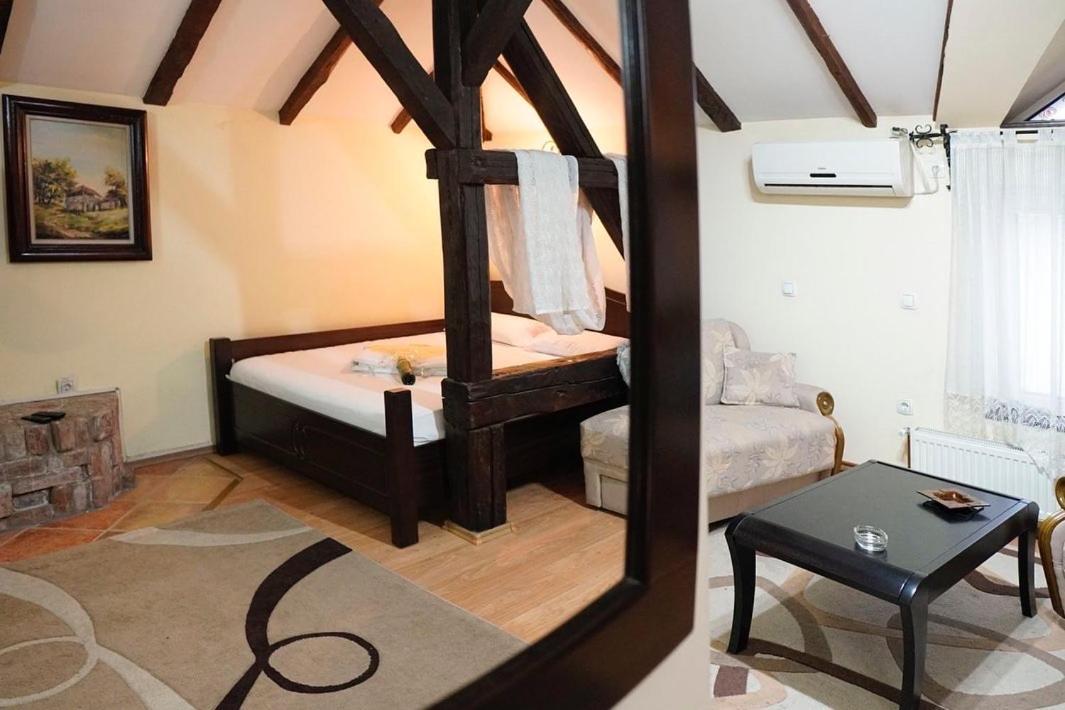 Hotel Perla Ldm Leskovac เลสโควัซ ภายนอก รูปภาพ