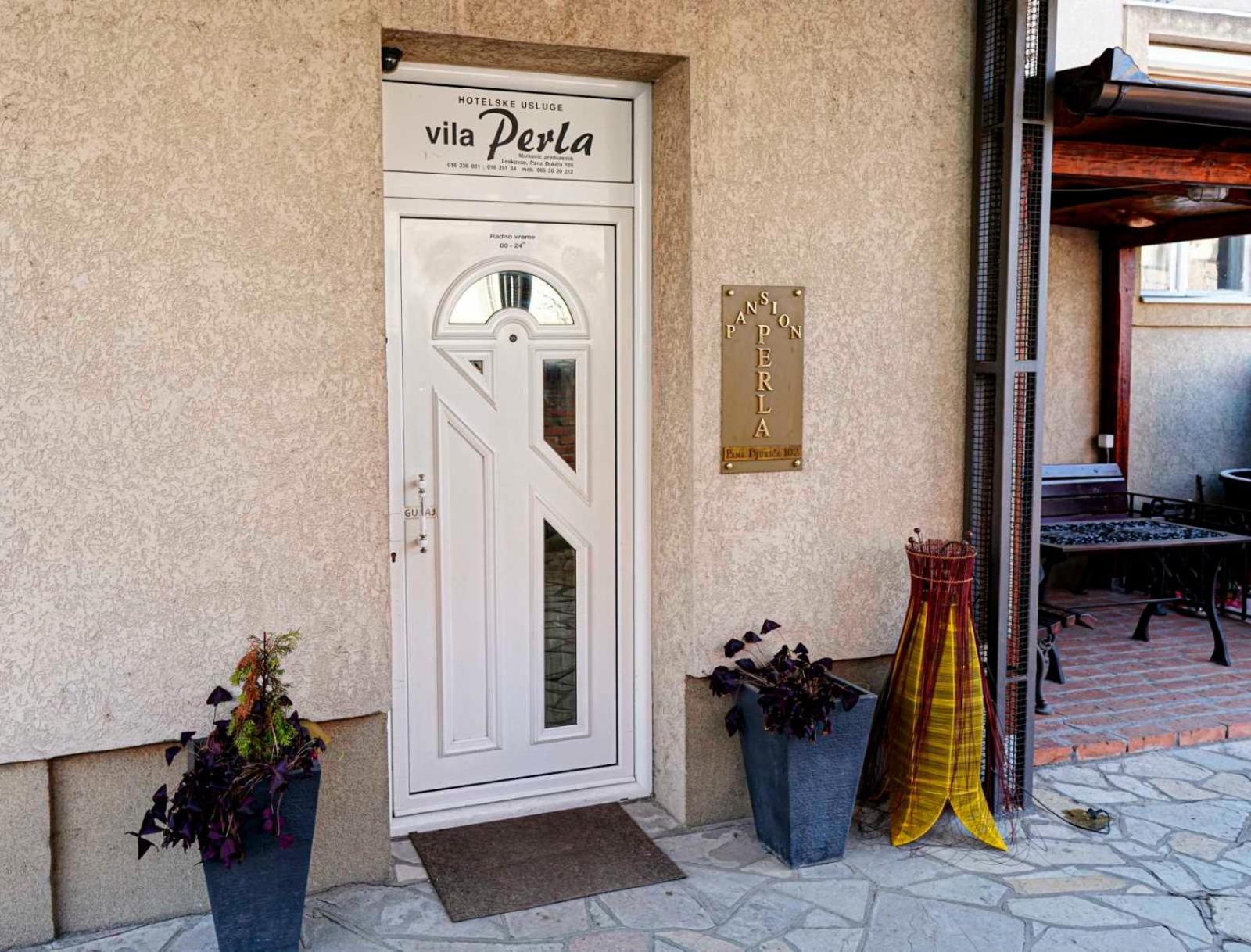 Hotel Perla Ldm Leskovac เลสโควัซ ภายนอก รูปภาพ